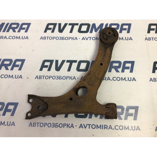 Рычаг передний правый Toyota Avensis T25 2003-2008 4806805070