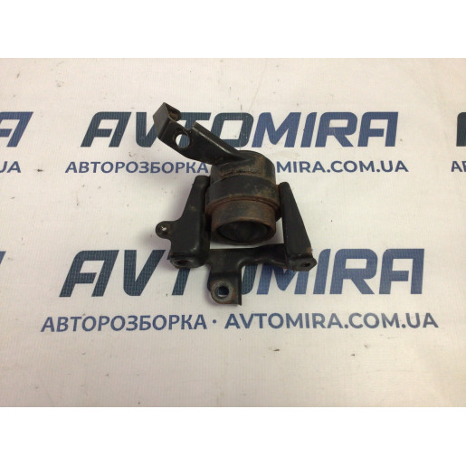 Подушка двигуна Toyota Avensis T25 2003-2008 123050R010