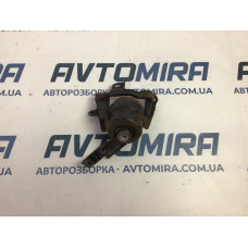 Подушка двигуна Toyota Avensis T25 2003-2008 123050R010