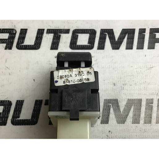 Кнопка электростеклоподемника передняя правая Toyota Avensis T25 2003-2008 8481005050