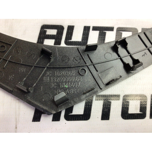Молдинг накладка дверей 13259066 Опель Астра Opel Astra J 2010-2015