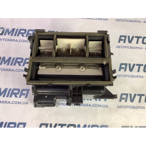 Корпус обігрівача Toyota Avensis T25 2003-2008 8713005090