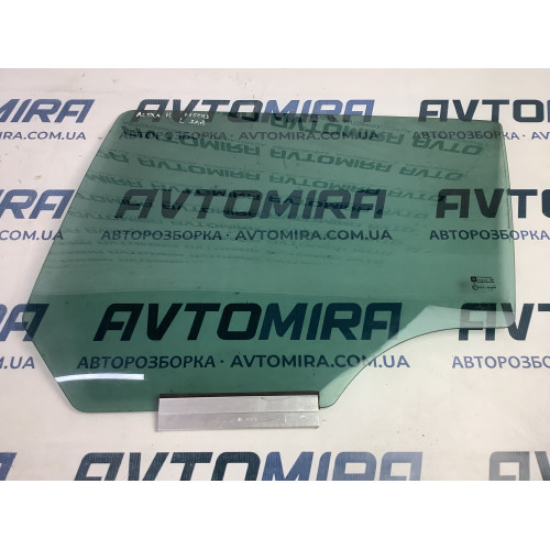Стекло двери задней левой Опель Астра Opel Astra H (2007-2010) 93183275