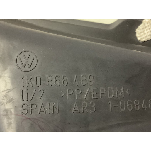 Накладка стійки передньої лівої Volkswagen Golf 5 2003-2009 1K0868489 
