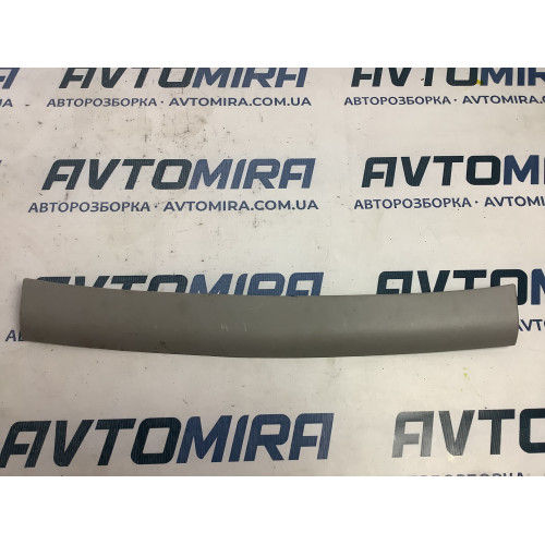 Обшивка дверки багажника верхня Опель Астра Opel Astra H (2007-2010) 13129683