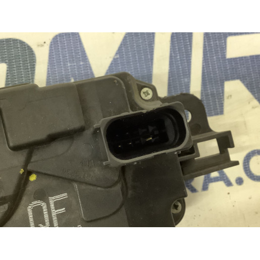 Замок двери передней левой 4 пина Опель Астра Opel Astra H (2007-2010) 13210748