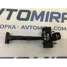 Ограничитель передней двери R+L Опель Астра Opel Astra H (2007-2010) 13107175