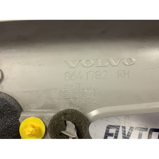 Пластик накладка стойки права 8641782RH Вольво Volvo V50 2004-2012