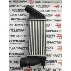 Радиатор интеркулера Peugeot 807 2.0 HDI 2002-2014 818651