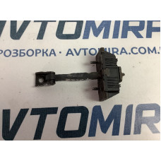 Обмежувач передніх дверей R/L Ford Focus 2 2005-2010 1641573