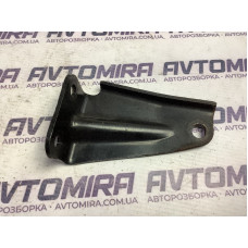 Кронштейн каталізатора Toyota Avensis T25 2.2 D 2003-2008 1711926010