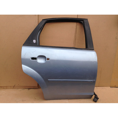 Двері задні праві Ford Focus 2 Hatchback 2005- 1505762