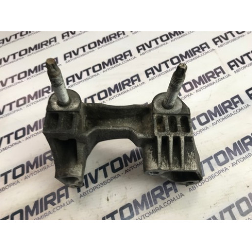 Кронштейн мотора 1.8 TDCI Форд Фокус
