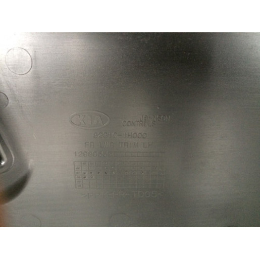 Карта двери передней левой Hyundai i30 2007-2012 823502l000