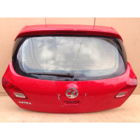 Крышка багажника цвет красный хэчбек Крышка Опель Астра Opel Astra J 2010-2015