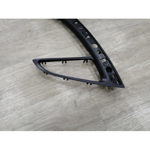 Накладка молдинг дверей 340685796 Опель Астра Opel Astra J 2010-2015