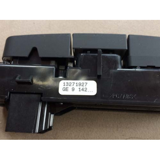 Кнопка аварійки Opel Insignia 2008-2013 13271927