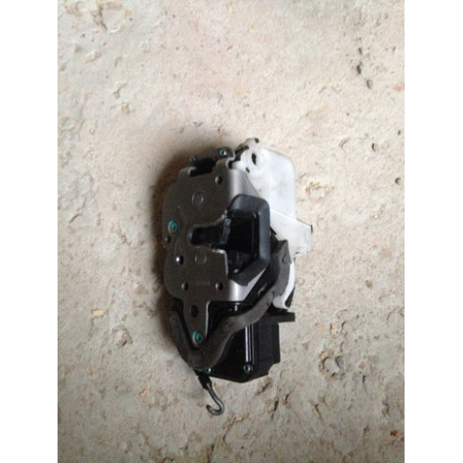 Замок передніх правих дверей Opel Insignia 2008-2013 13503782