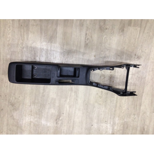 Консоль центральна Toyota Avensis T25 2003-2008 5892305010