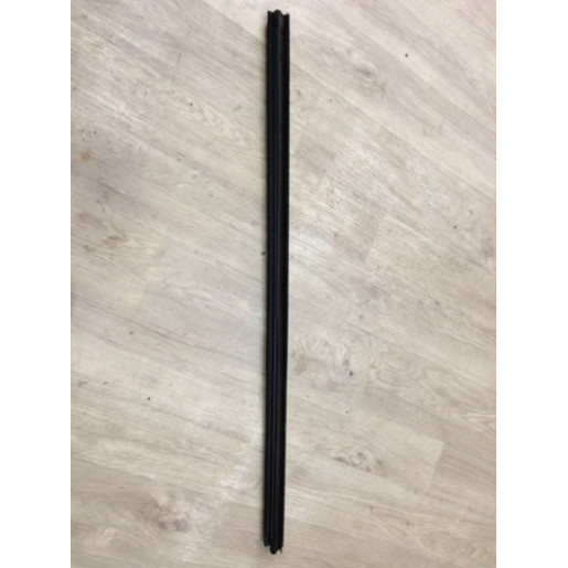 Накладка на стекло передней правой двери Toyota Avensis T25 (2003-2008) 6817105051