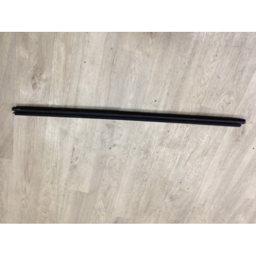 Накладка на стекло передней правой двери Toyota Avensis T25 (2003-2008) 6817105051